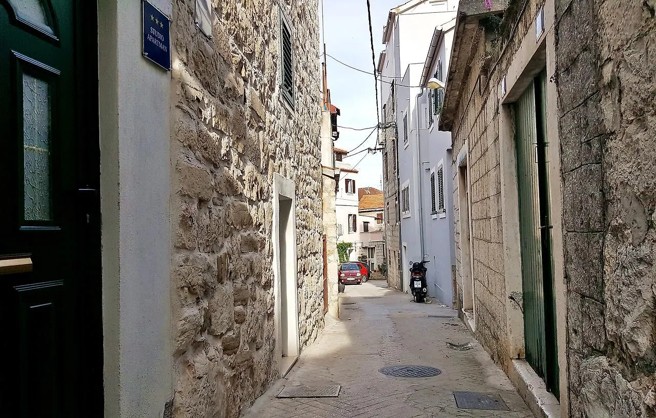 Stone House Varos Apartments Split